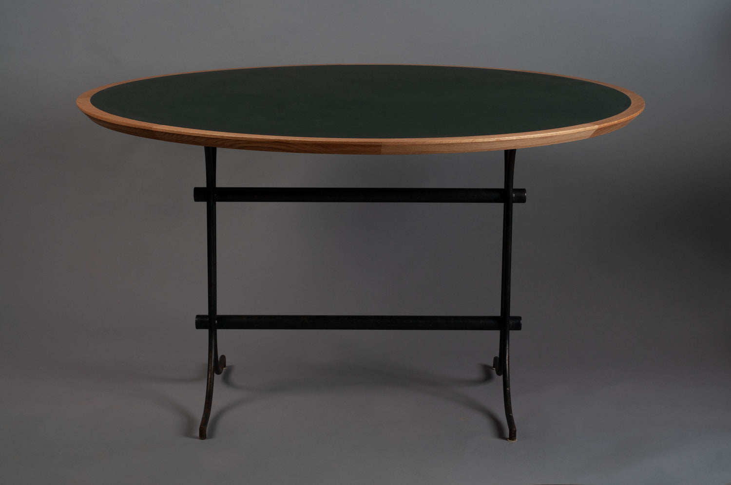 Round Linoleum Table